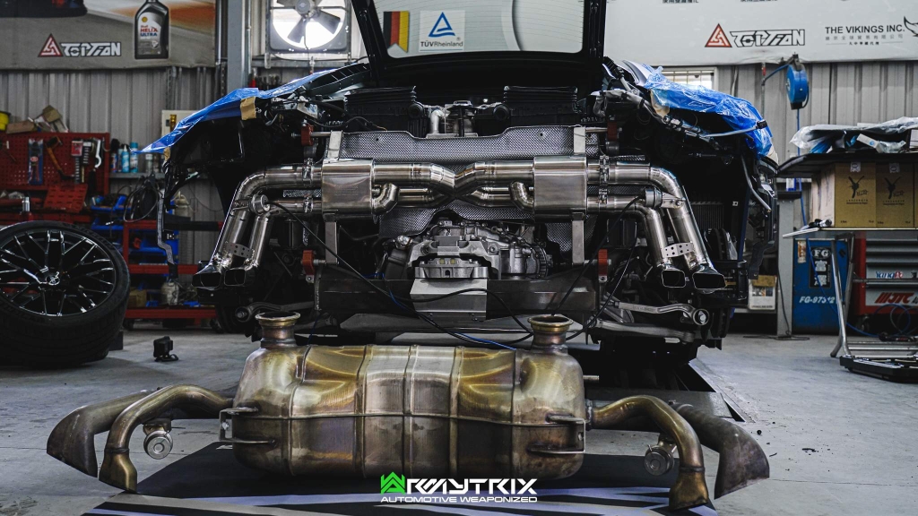 Audi R8 MKII V10 Plus (2016- 2018) チタン 1